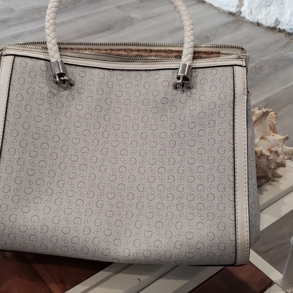 Guess shoulder bad with wallet - Picture 2 of 12